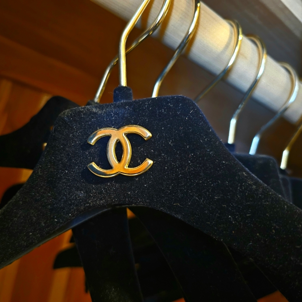 Authentic 2 CHANEL Velour Clothes Hangers - Picture 3 of 3